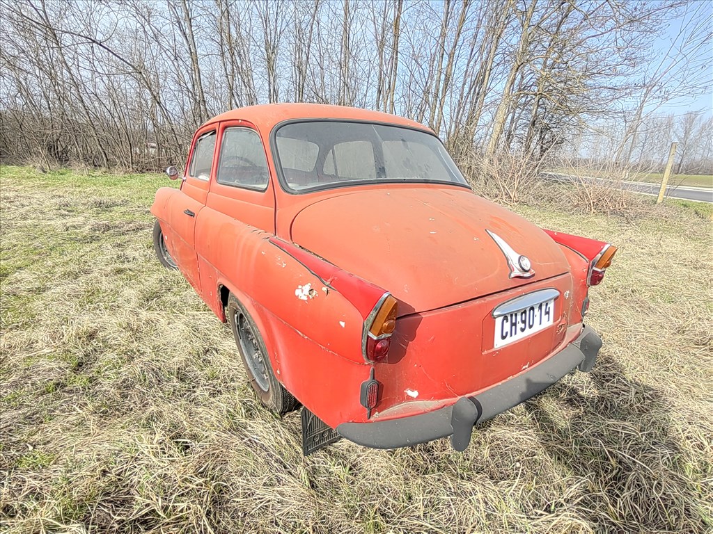 Eladó autó 5. kép