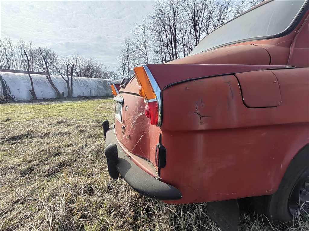 Eladó autó 7. kép