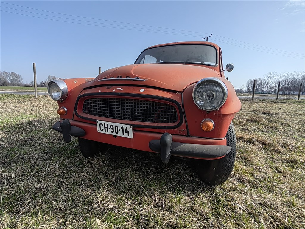 Eladó autó 8. kép