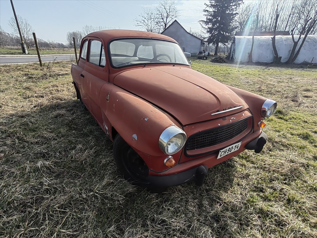 Eladó autó 9. kép