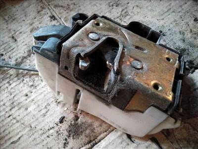 Volkswagen Caddy 95-02 Jobb Első Ajtó Zárszerkezet