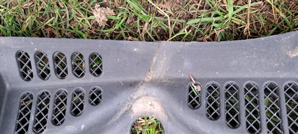 Audi A3 (8L) levélrács  8l1819415b 3. kép