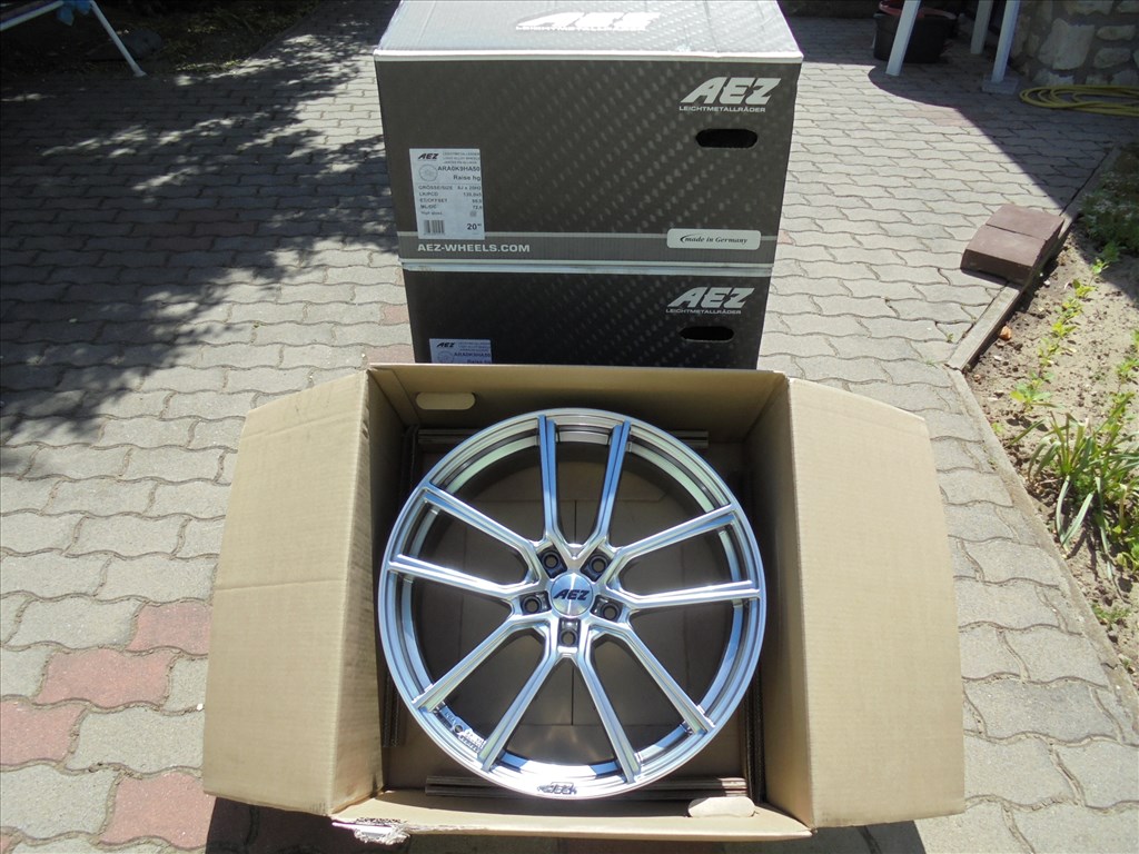 Új 20-as AEZ alufelni dobozában eladó 2. kép