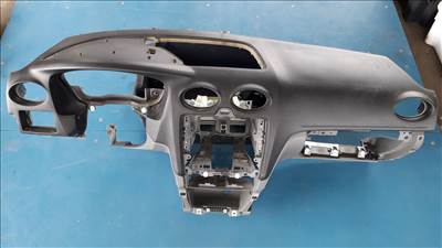 Ford Focus 2.5 Mûszerfal Héj 8M51 A04305