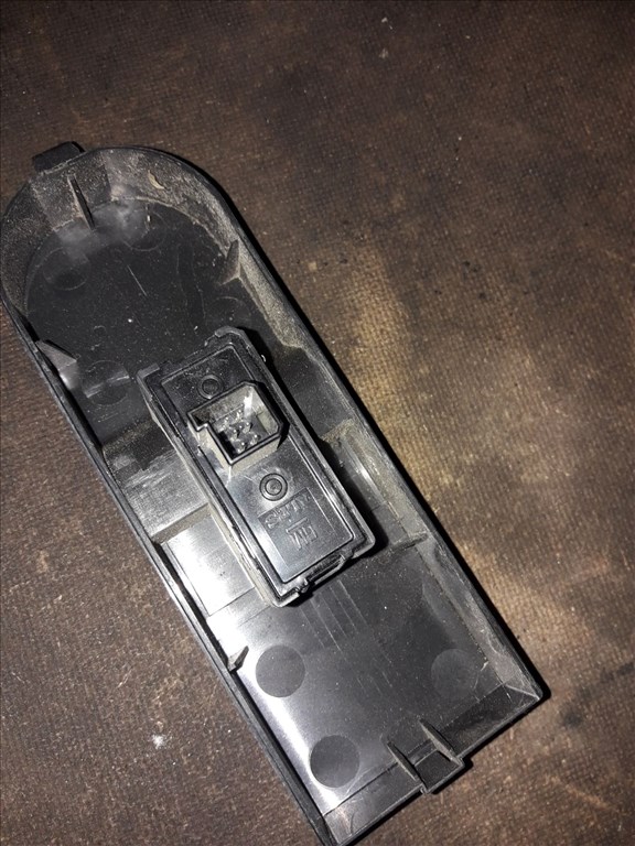 Opel Astra H Jobb Elsõ Ablakemelõ Kapcsoló 13228709 2. kép