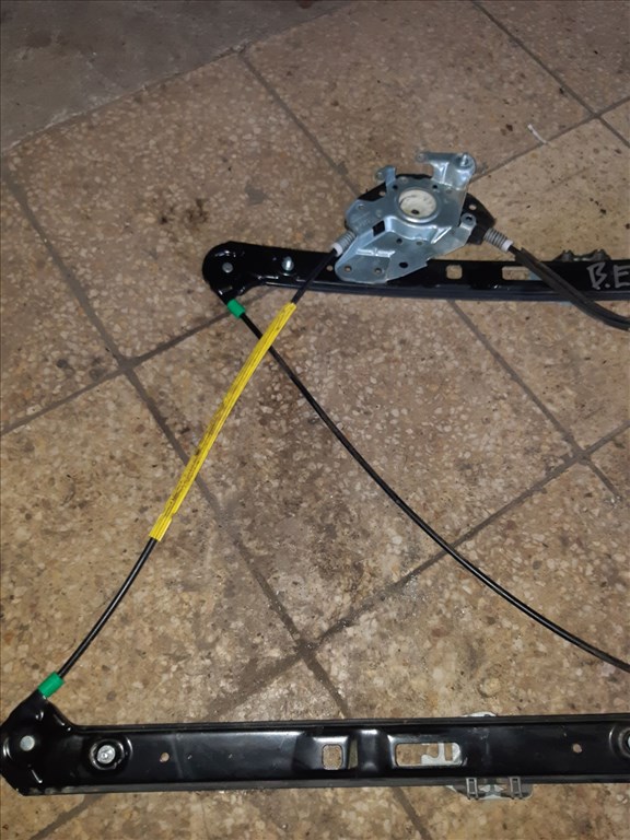 BMW 320D E46 Bal Elsõ Ablakemelõ Szerkezet Elektromos 3. kép