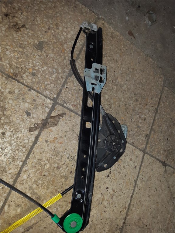 BMW 320D E46 Bal Elsõ Ablakemelõ Szerkezet Elektromos 5. kép