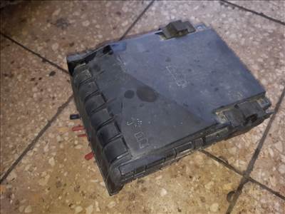 Seat Altea Biztosítéktábla / Relé Tábla 1K0 937 125 A