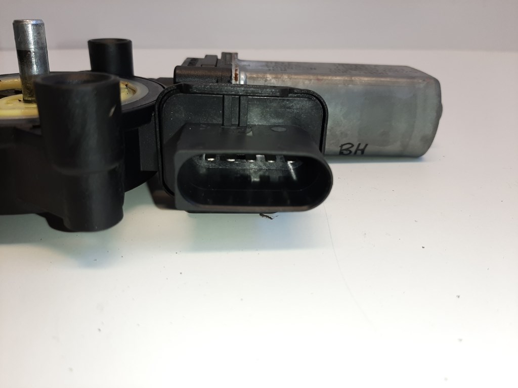 Mini cooper (F55/F56) bal hátsó ablakemelõ motor 71019003 4. kép