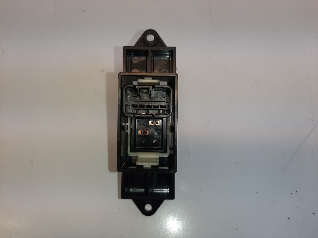 Mitsubishi Outlander jobb elsõ ablakemelõ kapcsoló MR587944 3. kép