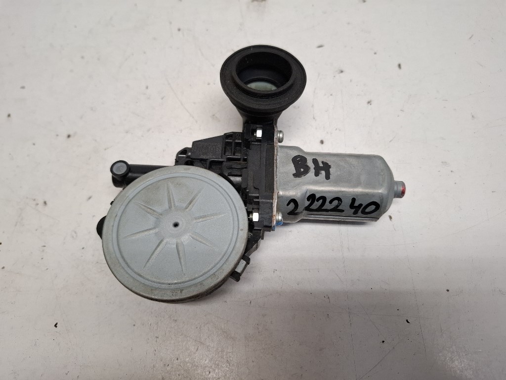 Toyota Rav 4 (XA30) bal hátsó ablakemelõ motor 8571035180 2. kép