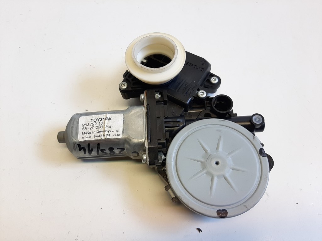 Toyota Yaris (XP90) bal elsõ ablakemelõ motor 857020F010 2. kép