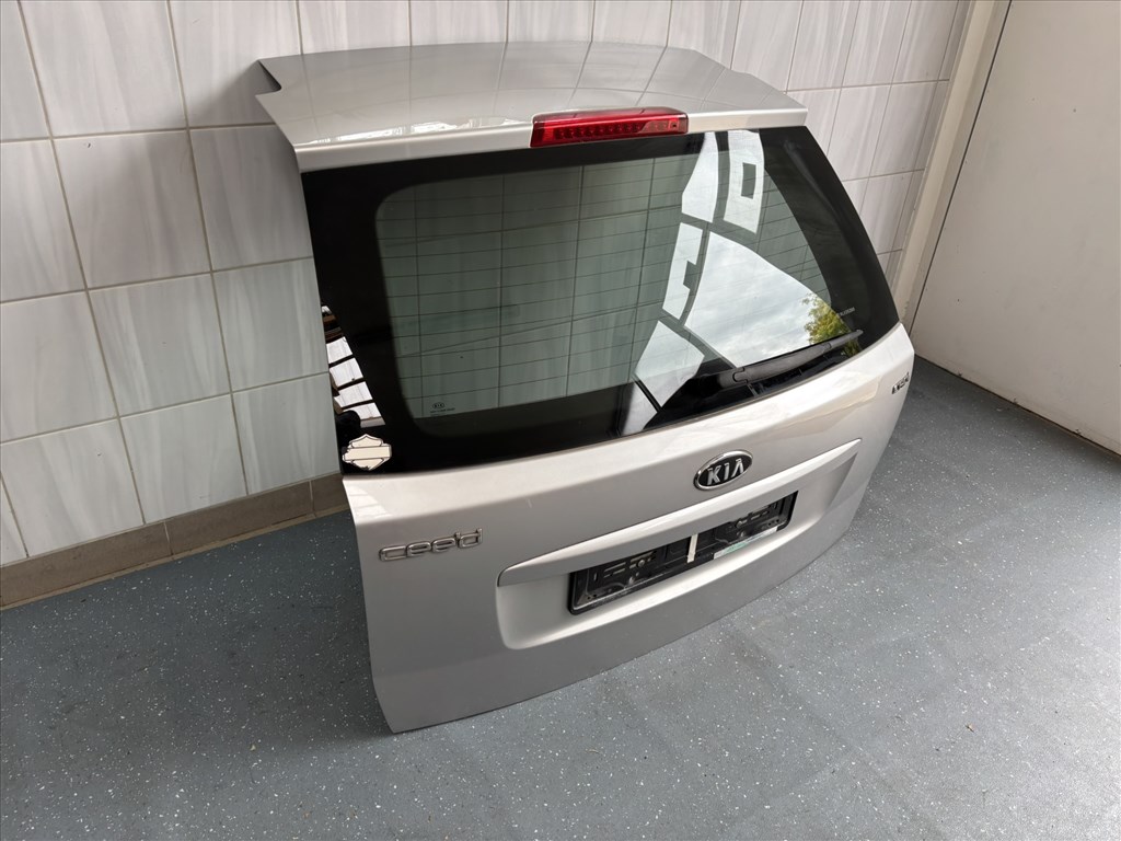 Kia Cee'd (ED) csomagtér ajtó (kombi) rozsdamentes! 3. kép