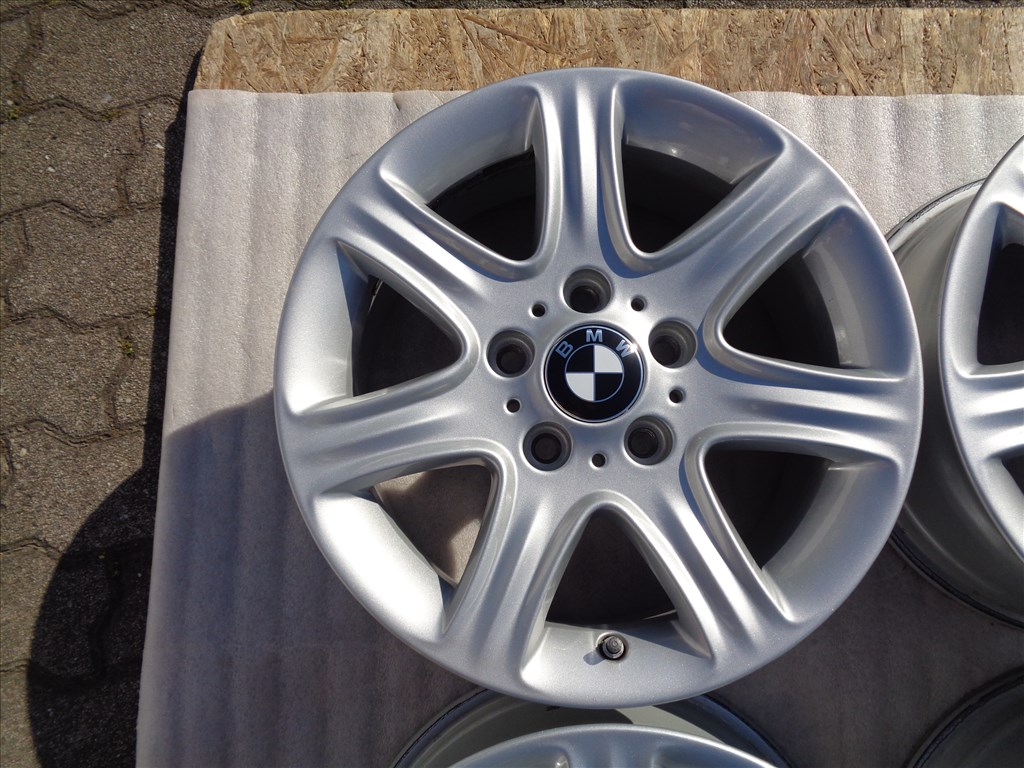 BMW Gyári alufelni 16-os, 5×120-as osztó szenzorral újszerűen eladó. 2. kép
