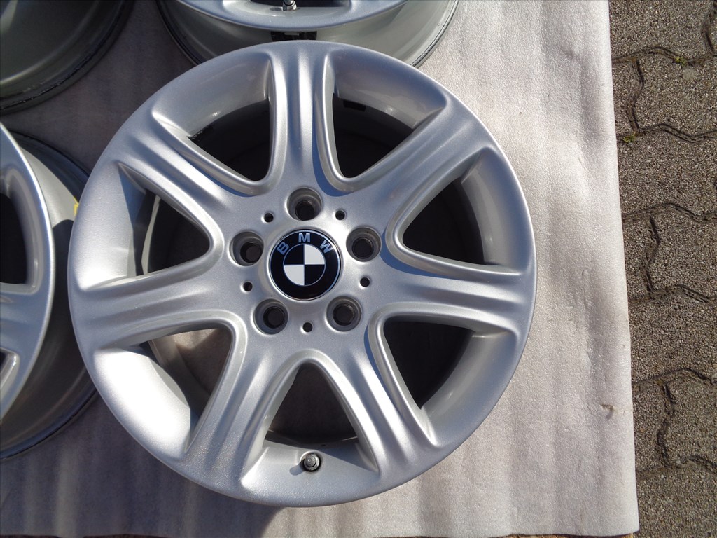 BMW Gyári alufelni 16-os, 5×120-as osztó szenzorral újszerűen eladó. 5. kép