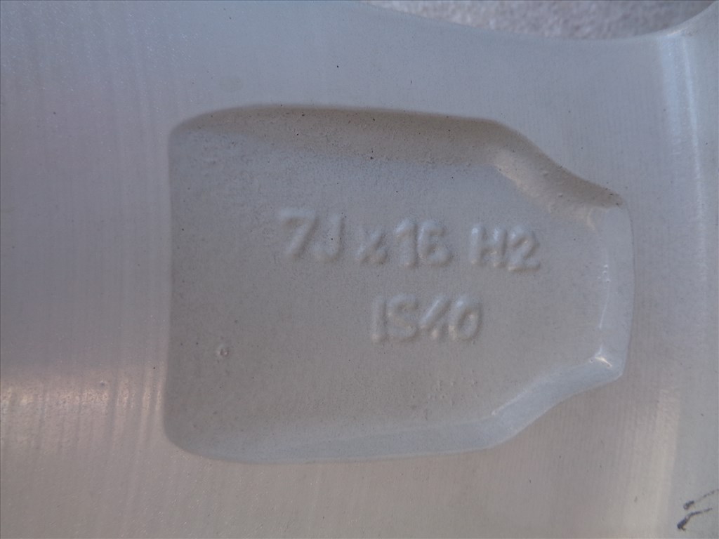 BMW Gyári alufelni 16-os, 5×120-as osztó szenzorral újszerűen eladó. 8. kép