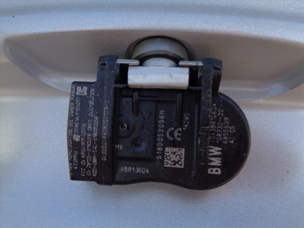 BMW Gyári alufelni 16-os, 5×120-as osztó szenzorral újszerűen eladó. 9. kép