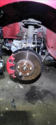 Ford Focus mk4 st piros féknyereg 