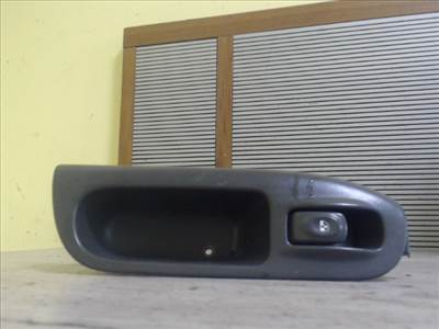 RENAULT MEGANE SCENIC 99-03 Jobb első ablakemelő kapcsoló