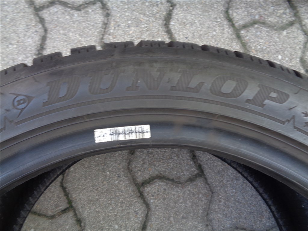 Dunlop 225/45R17 téli gumi pár, 8mm-es mintával eladó.  6. kép