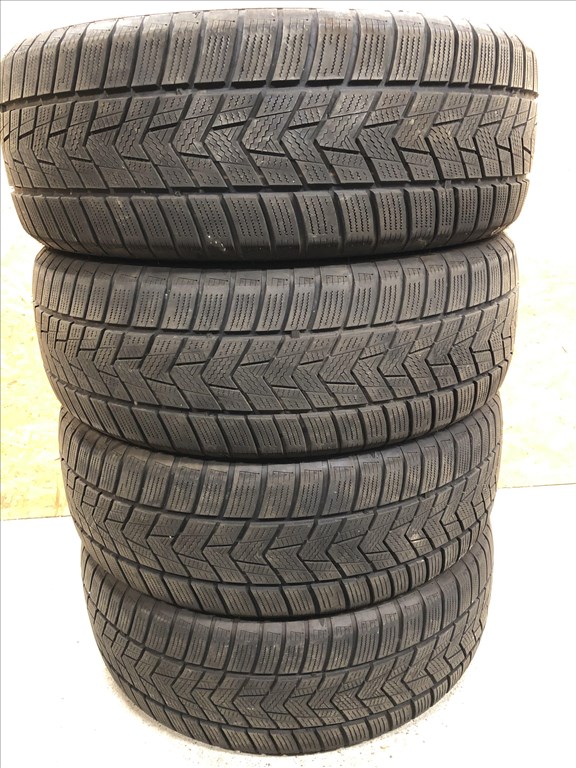  225/55/18 téli gumi Tracmax 225 55 18 1. kép