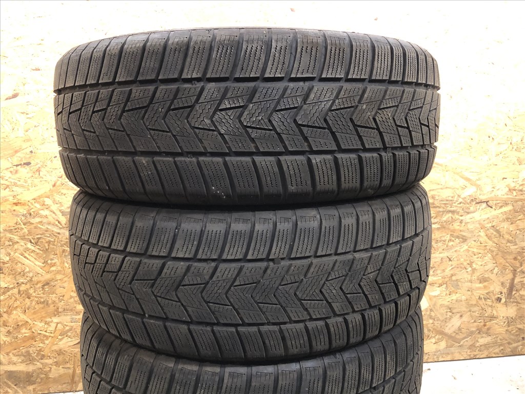  225/55/18 téli gumi Tracmax 225 55 18 2. kép