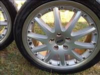  18" újszerű alufelni, rajta 235/40 újszerű Laufenn nyári gumi gumi 