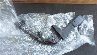 Volvo 31305678 S40 V50 jobb biztonsági öv előfeszí