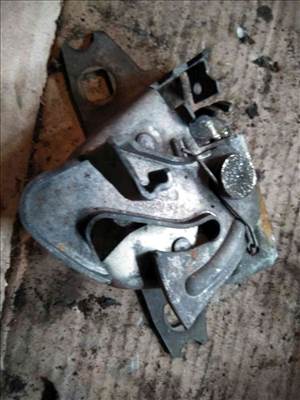 Volkswagen Caddy 95-02 Motorháztető Zárszerkezet 1HM823509