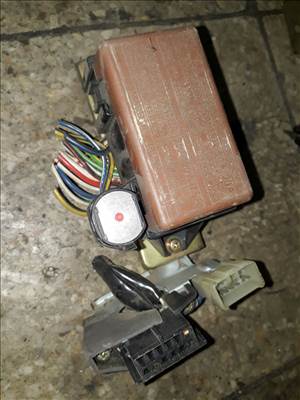 Suzuki Vitara Biztosítéktábla / Relé Tábla