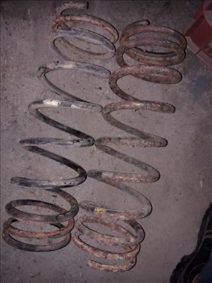 Opel Frontera A Hátsó Rugó Pár