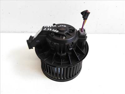 Ford Fiesta  fûtőmotor klímás VP8E2H18456AA