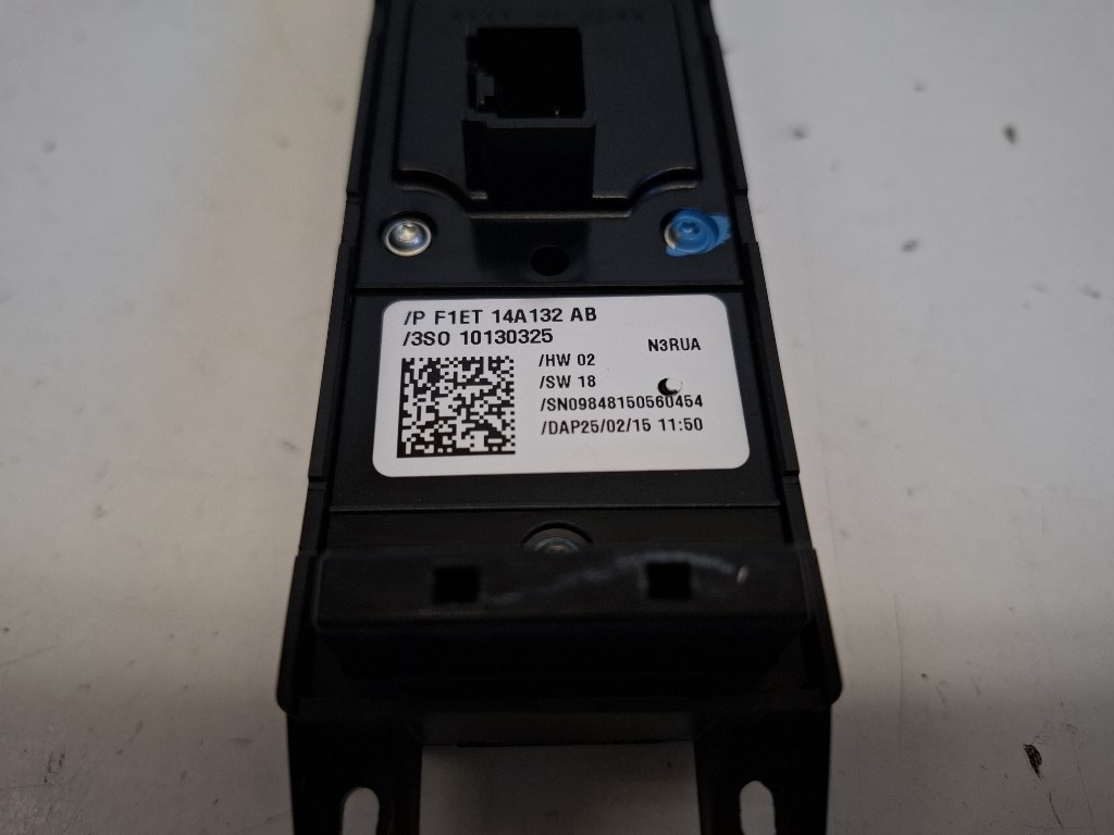 Ford Fiesta bal elsõ ablakemelõ kapcsoló F1ET14A132AB 3. kép