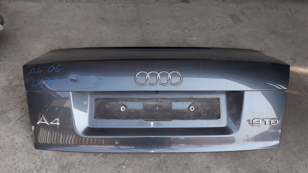 Audi A4 B6 Csomagtér Ajtó 1. kép