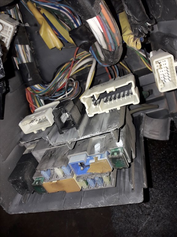 Nissan Navara D40 Biztosítéktábla / Relé Tábla 2. kép