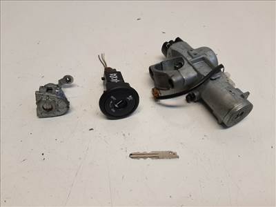 Nissan Micra (K13) zárgarnitúra