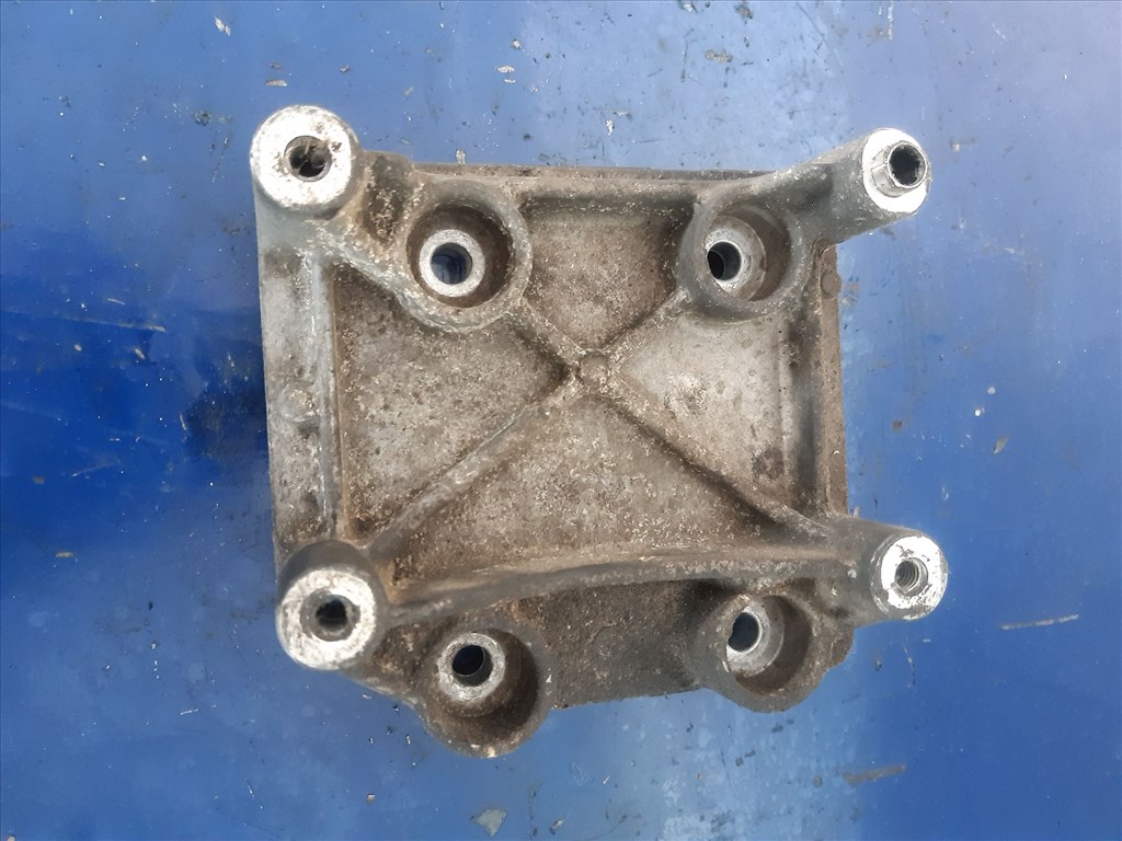 Peugeot 206 Klíma Kompresszor Tartó Konzol 9636693780 1. kép