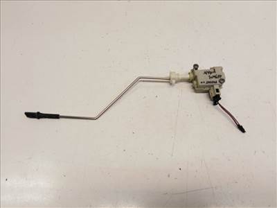 Volkswagen Passat CC  tankajtó zár motor 3C8810773