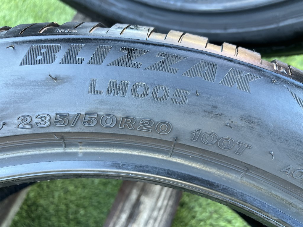 235/50 R20 Bridgestone Blizzak LM005 téli gumi 6mm 6. kép