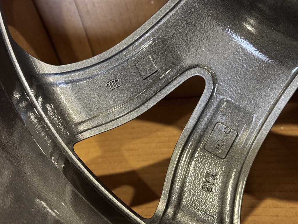 R20 Original Mercedes 9J ET53 - A2384010200 - A238 401 0200 1DB Felni alufelni 3. kép