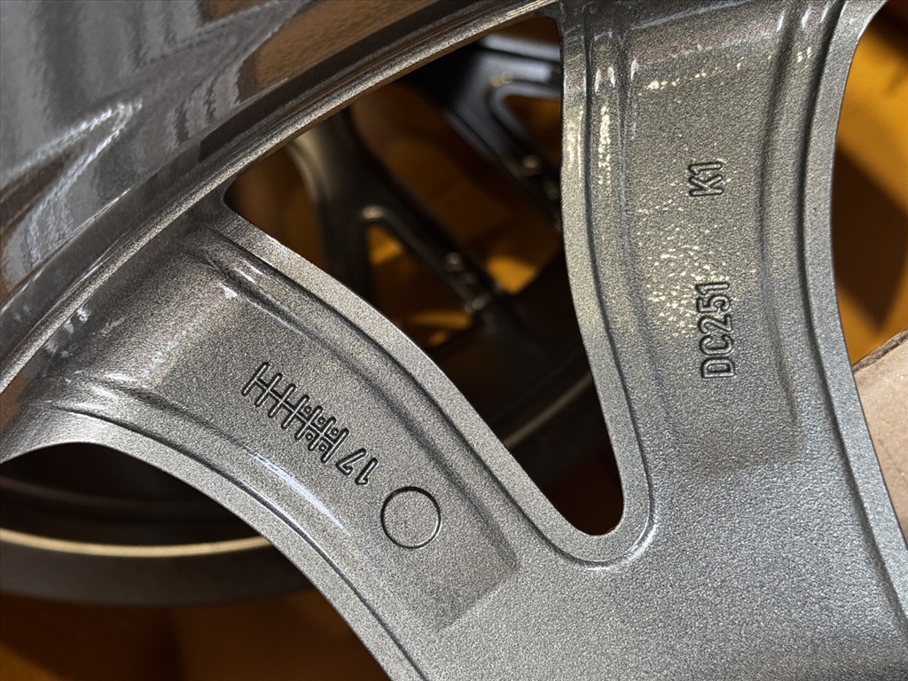 R20 Original Mercedes 9J ET53 - A2384010200 - A238 401 0200 1DB Felni alufelni 5. kép