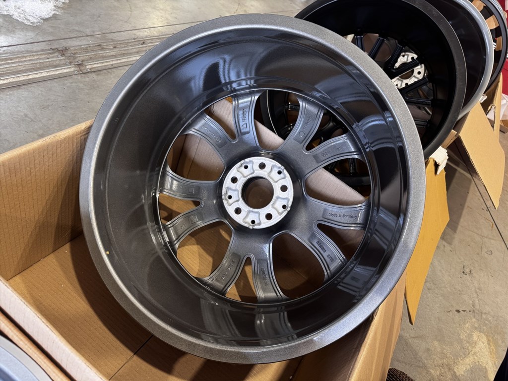 R20 Original Mercedes 9J ET53 - A2384010200 - A238 401 0200 1DB Felni alufelni 7. kép