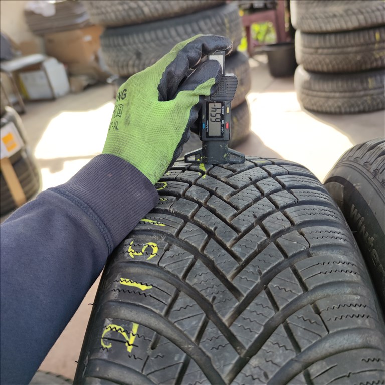  215/70 R16 Hankook téli gumi 89000ft a 4db/290/ 1. kép