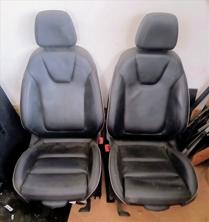 Opel Astra K 5 ajtóshoz elöl és hátul is fűthető Sport bőr ülés szett 1. kép