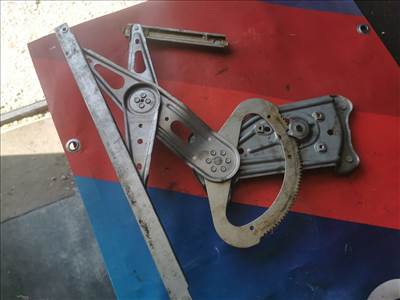 Renault Scénic III RENAULT GRAND SCÉNIC Jobb hátsó Ablakemelő Szerkez 966415102