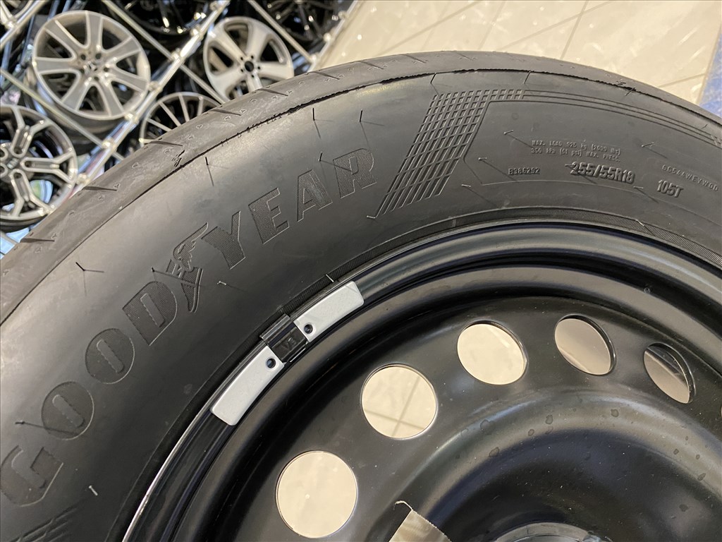 (2949) Volkswagen 18 gyári lemezfelni, 5x112, kétszéles gumi, ID Buzz 4. kép