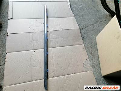 SsangYong Musso Jobb hátsó ajtó Vízlehúzó 