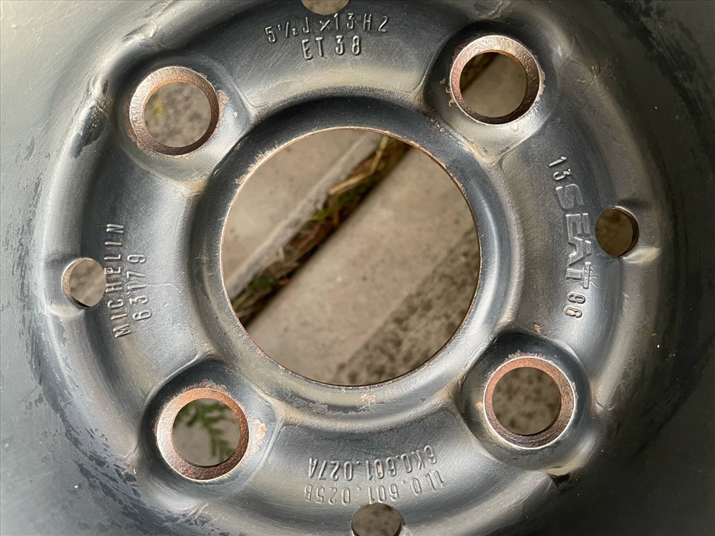 13" lemezfelni téli gumival Volkswagen Skoda Seat 4X100 2. kép