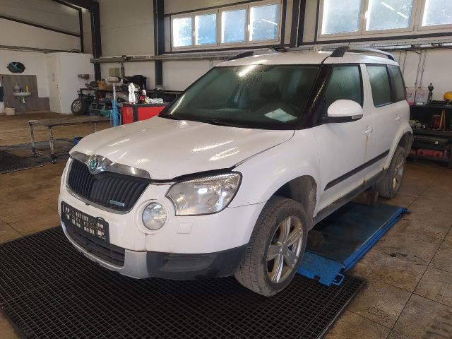 SKODA YETI (5L) 1.6 TDI - Bontódik! 2. kép