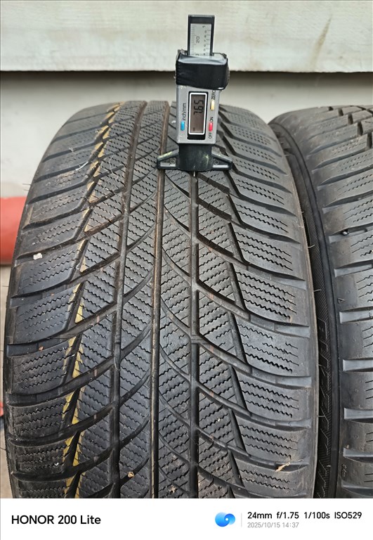  225/4018" újszerű Bridgestone téli gumi gumi 1. kép